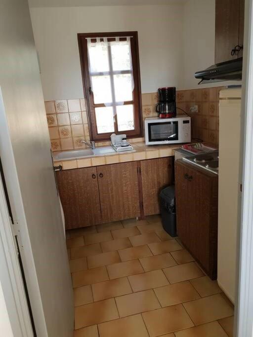 ANA LOCATION - Résidence Lou Cigaloun Gréoux-les-Bains Exterior foto